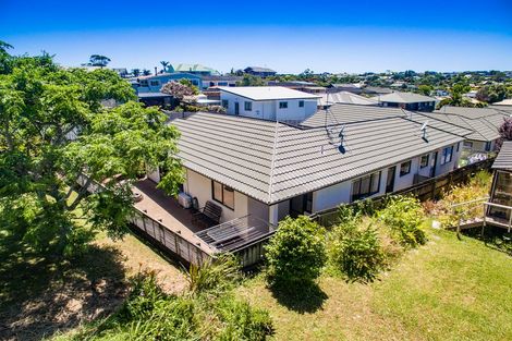 Photo of property in 23/1 Brixton Road, Manly, Whangaparaoa, 0930