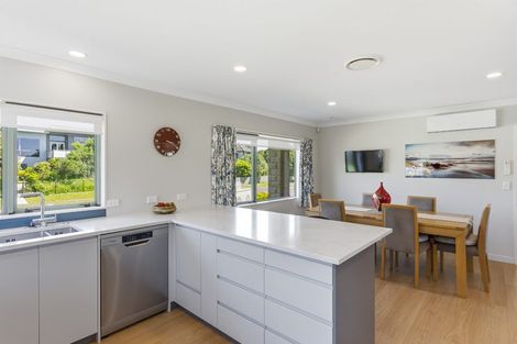 Photo of property in 100 Milne Drive, Paraparaumu, 5032