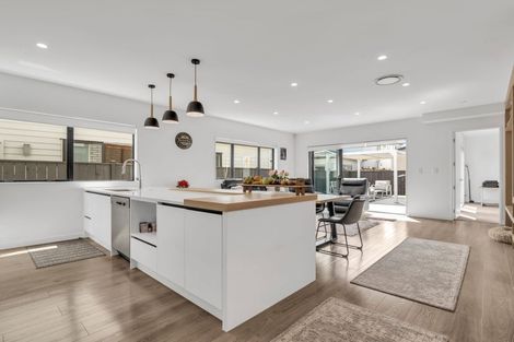 Photo of property in 9 Puruatanga Drive, Flat Bush, Auckland, 2019