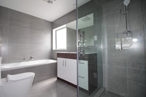 Photo of property in 4 Kearney Place, Massey, Auckland, 0614