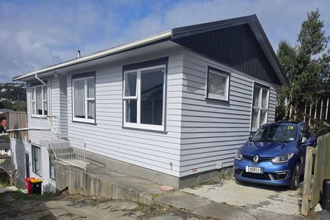 Photo of property in 3 Merritt Way, Newlands, Wellington, 6037