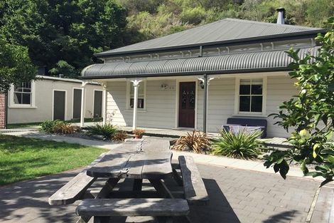 Photo of property in 13 Main Street, Hospital Hill, Napier, 4110