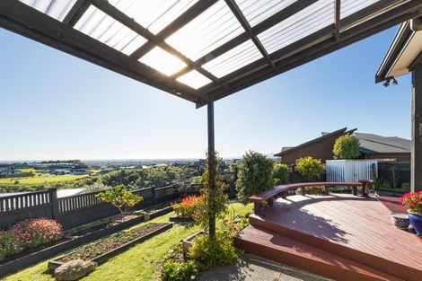 Photo of property in 111 Ruapehu Drive, Fitzherbert, Palmerston North, 4410