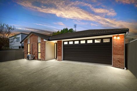Photo of property in 3a Savage Crescent, Upper Hutt Central, Upper Hutt, 5018