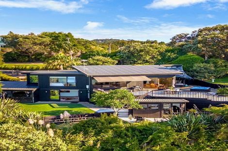 Photo of property in 2 Okewa Road, Titirangi, Auckland, 0604