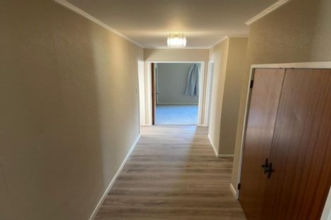 Photo of property in 2 Fitzwater Place, Henderson, Auckland, 0612