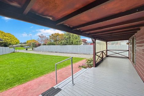 Photo of property in 17 Niddry Crescent, Winton, 9720