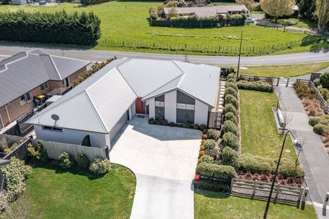 Photo of property in 9 Keeper Close, Woodend, 7610