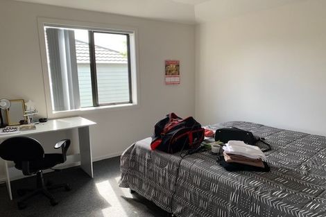 Photo of property in 1/25 Fields Parade, Oteha, Auckland, 0632