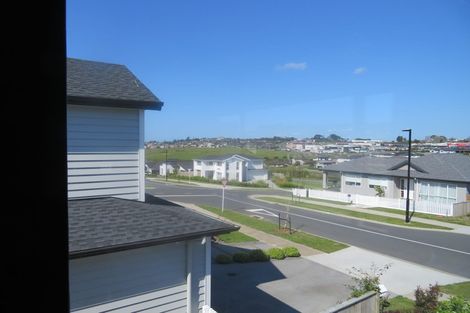 Photo of property in 127 Colonial Drive, Silverdale, 0932