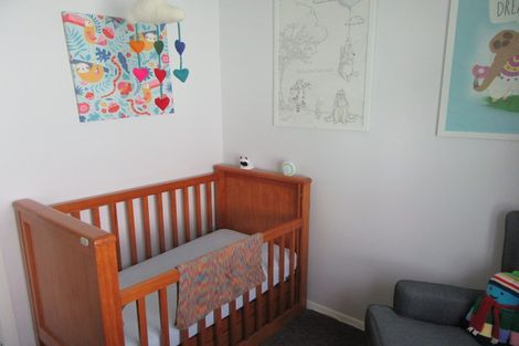 Photo of property in 91 Taylor Terrace, Tawa, Wellington, 5028