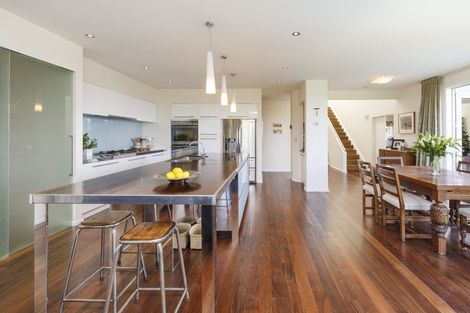 Photo of property in 51 The Strand, Fitzherbert, Palmerston North, 4410