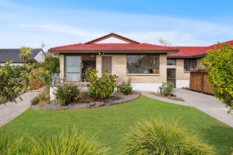 Photo of property in 2/39 Rapallo Place, Farm Cove, Auckland, 2012