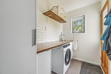 Photo of property in 1 Waitawa Place, Lynmore, Rotorua, 3010