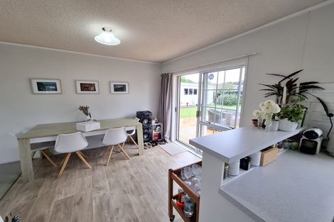 Photo of property in 42 Branch Road, Highlands Park, New Plymouth, 4312