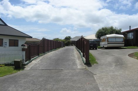 Photo of property in 5 Wai Iti Place, Clendon Park, Auckland, 2103