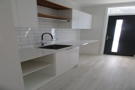 Photo of property in 1/12 Vista Crescent, Maoribank, Upper Hutt, 5018