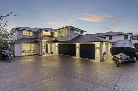 Photo of property in 8 Verley Rise, East Tamaki Heights, Auckland, 2016