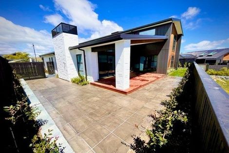 Photo of property in 14 Rotorua Grove, Aotea, Porirua, 5024