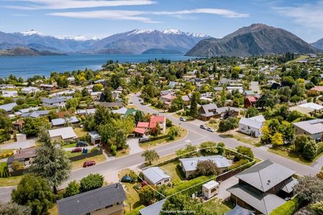 Photo of property in 21 Hunter Crescent, Wanaka, 9305