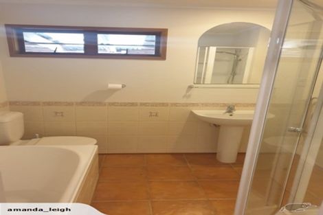 Photo of property in 87 Kauri Point Road, Laingholm, Auckland, 0604