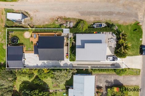 Photo of property in 68 The Crescent, Waihi Beach, 3611