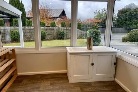 Photo of property in 13 Nutfield Lane, Cashmere, Christchurch, 8022