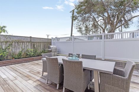 Photo of property in 20 Lynton Road, Bucklands Beach, Auckland, 2012