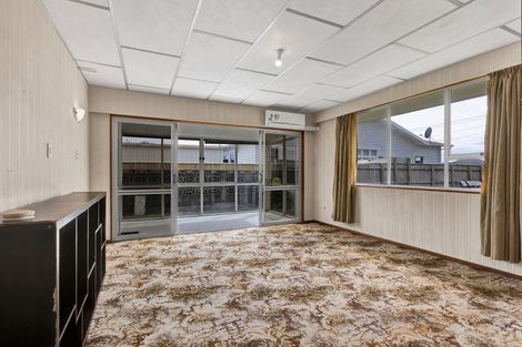 Photo of property in 1/2 Selwyn Street, Lower Vogeltown, New Plymouth, 4310