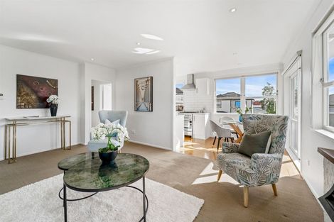 Photo of property in 1/23 Bond Crescent, Forrest Hill, Auckland, 0620