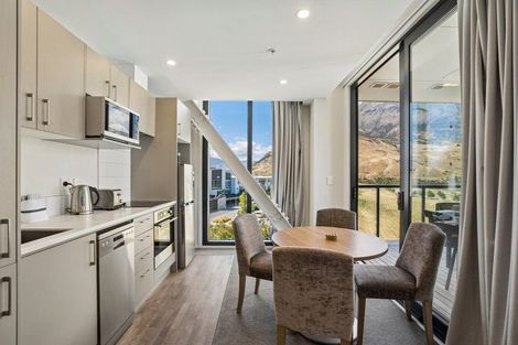 Photo of property in Wyndham Gardens Apartments, 30 Red Oaks Drive, Frankton, Queenstown, 9300