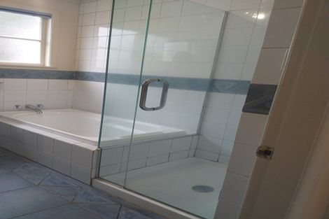 Photo of property in 253 Great North Road, Henderson, Auckland, 0612