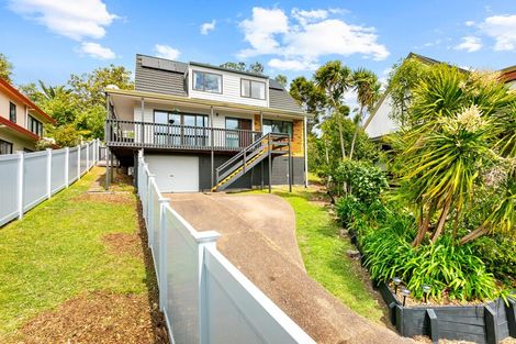 Photo of property in 1/84a Avonleigh Road, Green Bay, Auckland, 0604
