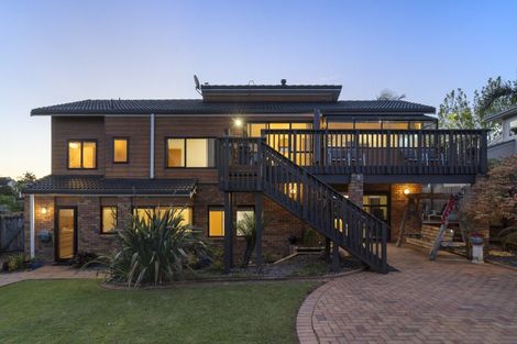 Photo of property in 54 Marina View Drive, West Harbour, Auckland, 0618