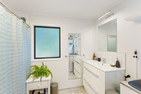 Photo of property in 17 Old Coach Road South, Otaki Beach, Otaki, 5512