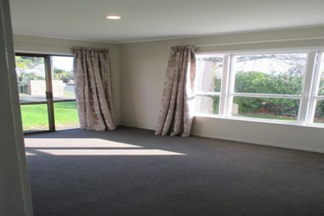 Photo of property in 40 Te Atatu Road, Te Atatu South, Auckland, 0610