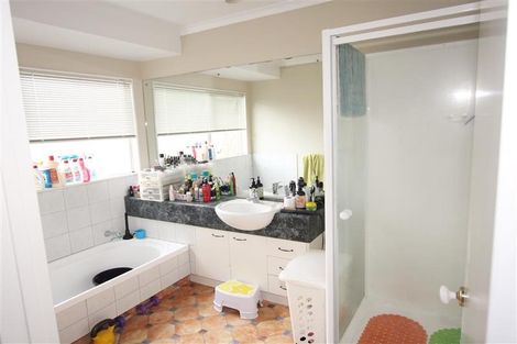 Photo of property in 110 Bob Charles Drive, Golflands, Auckland, 2013