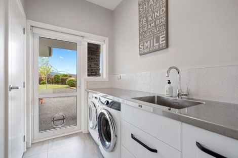 Photo of property in 14 Summerfield Way, Parahaki, Whangarei, 0112