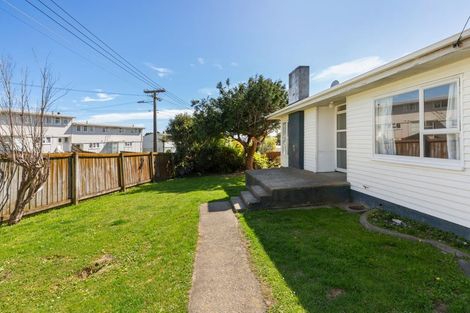 Photo of property in 41 Leicester Street, Cannons Creek, Porirua, 5024