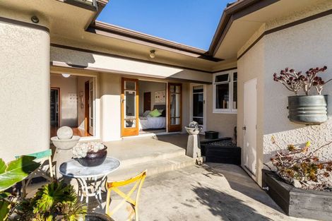 Photo of property in 236 Kennedy Road, Onekawa, Napier, 4110