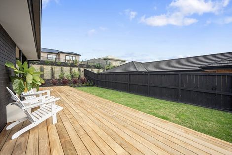 Photo of property in 12 Porokaiwhiri Avenue, Helensville, 0800