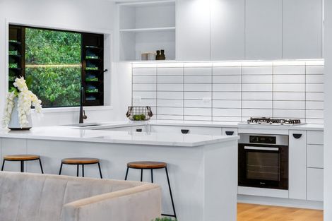 Photo of property in 52a Glamorgan Drive, Torbay, Auckland, 0630