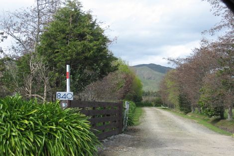 Photo of property in 840 Makerua Road, Tokomaru, Palmerston North, 4474