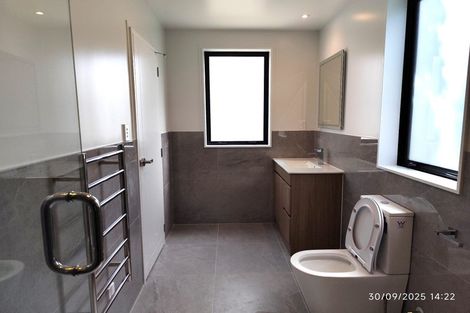 Photo of property in 4 Chatsworth Crescent, Pakuranga Heights, Auckland, 2010