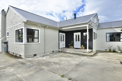 Photo of property in 2 Mckenzie Terrace, Carterton, 5713