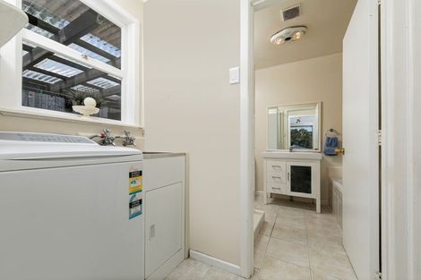 Photo of property in 81 Rangeview Road, Sunnyvale, Auckland, 0612