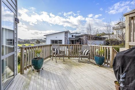 Photo of property in 16 Bluejacket Place, Whitby, Porirua, 5024