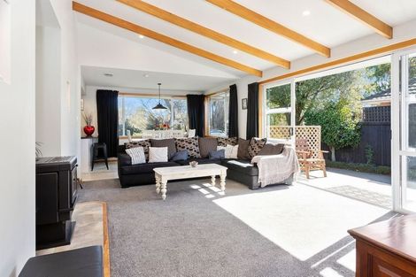 Photo of property in 118 Grimseys Road, Redwood, Christchurch, 8051