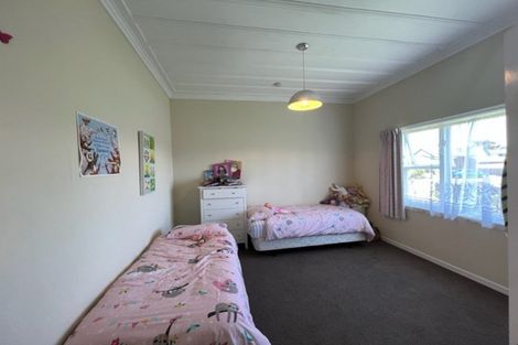 Photo of property in 13 High Street West, Waitara, 4320