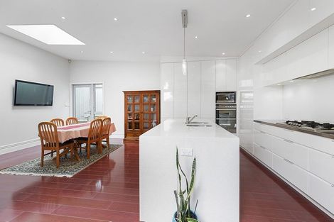 Photo of property in 100 Ellice Street, Mount Victoria, Wellington, 6011